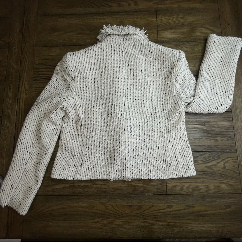 Zara Ivory Tweed Blazer with Gold Buttons - Picture 10 of 10